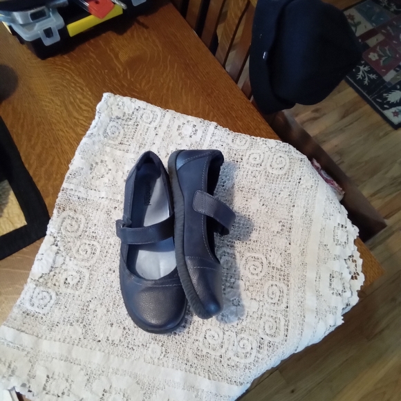 Orthofeet Mary Jane's size 8 1/2 - Picture 2 of 3